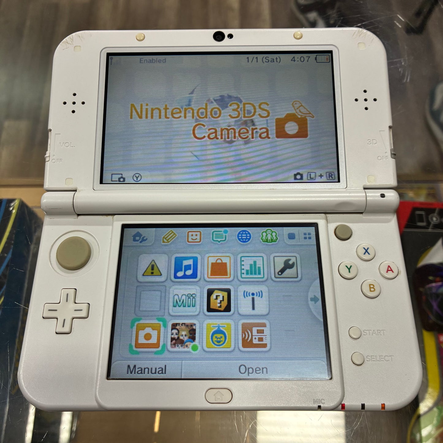 (502)(IPS Bottom Screen) New Nintendo 3DS XL Handheld System (White) w/ Charger (Region Free)(JAPANESE TO US)