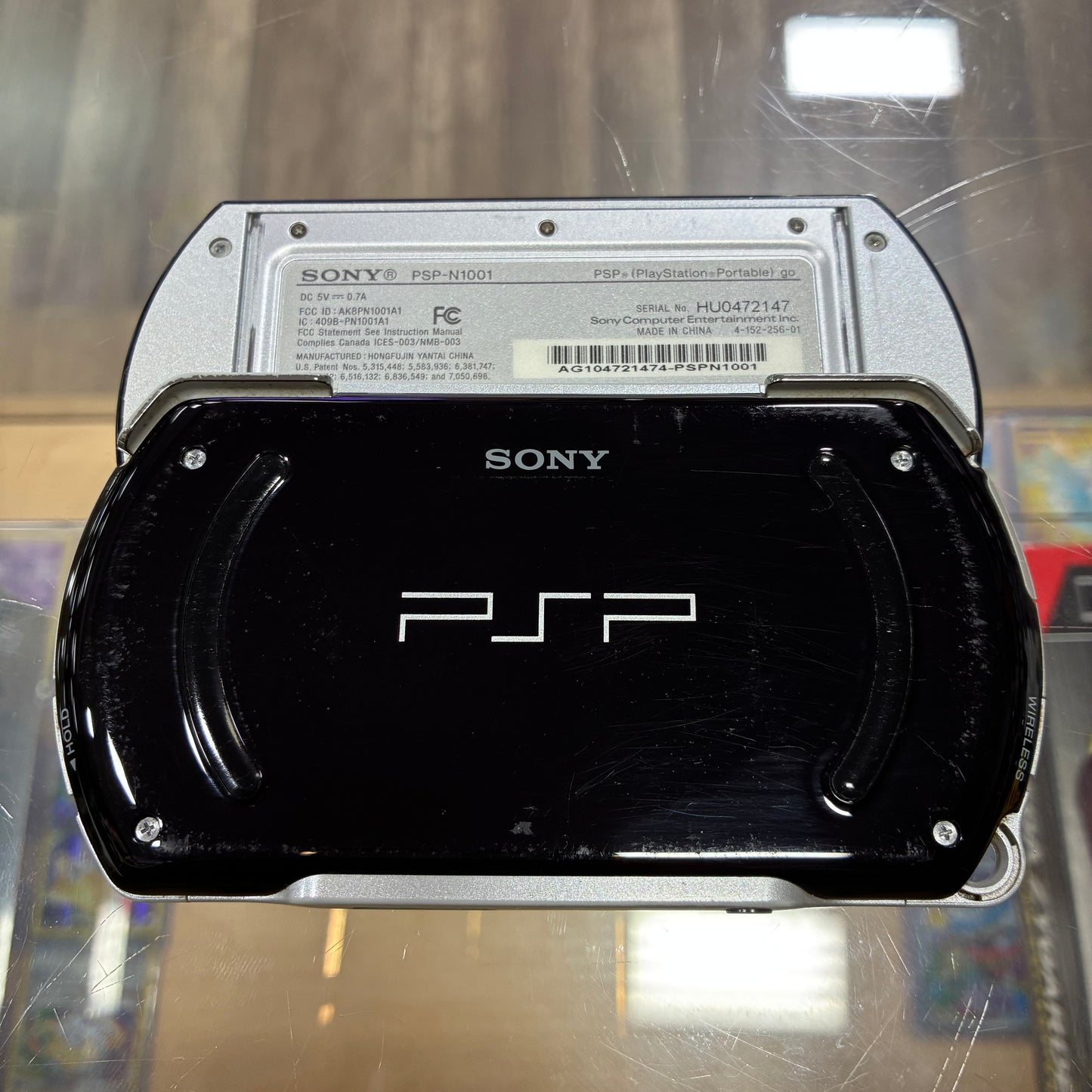 (474) PSP Go Handheld System (Black) w/ Charger