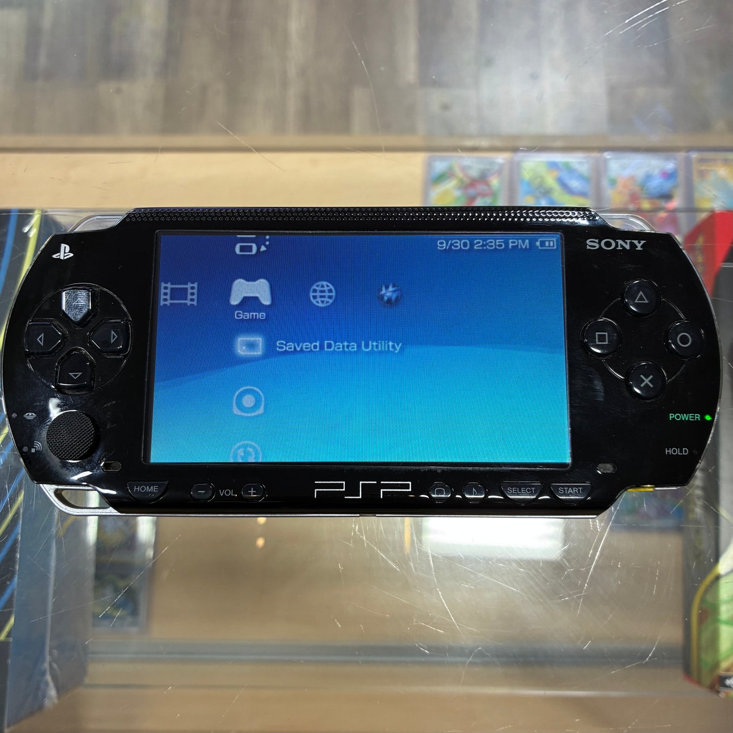 PSP 1000 Handheld System (Black) w/ Charger & Screen Protector