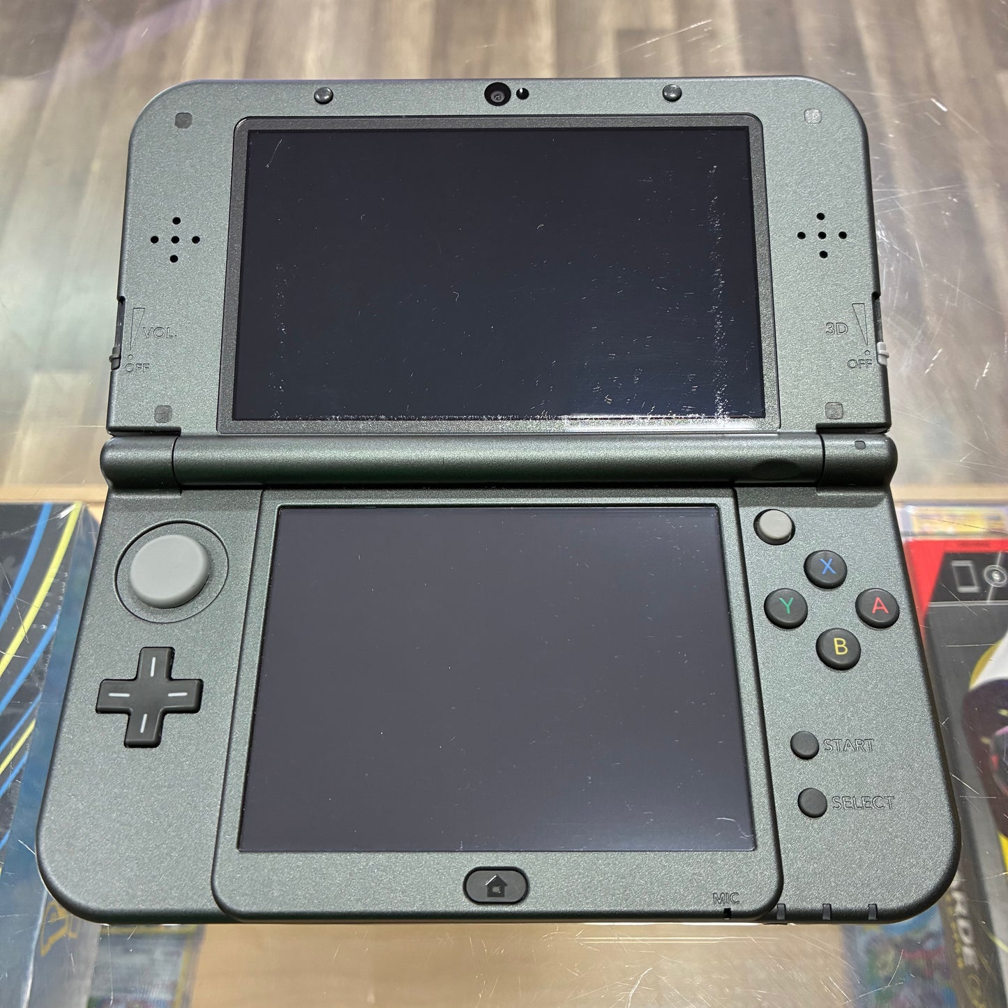 (448) New Nintendo 3DS XL Handheld System (Black) w/ Charger (Region Free)(JAPANESE TO US)