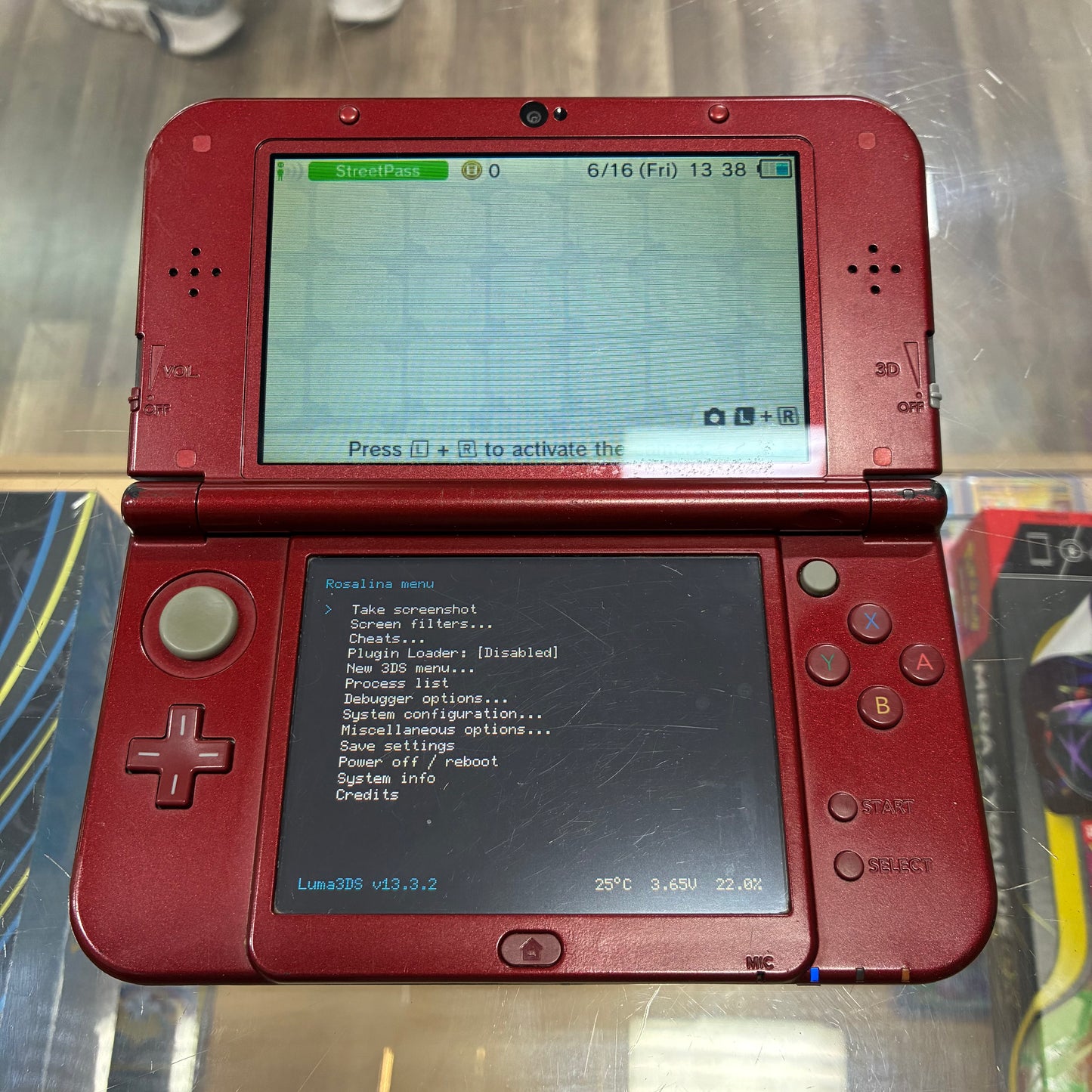 (841)(IPS Top Screen) New Nintendo 3DS XL Handheld System (Red) w/ Charger (Region Free)(JAPANESE TO US)