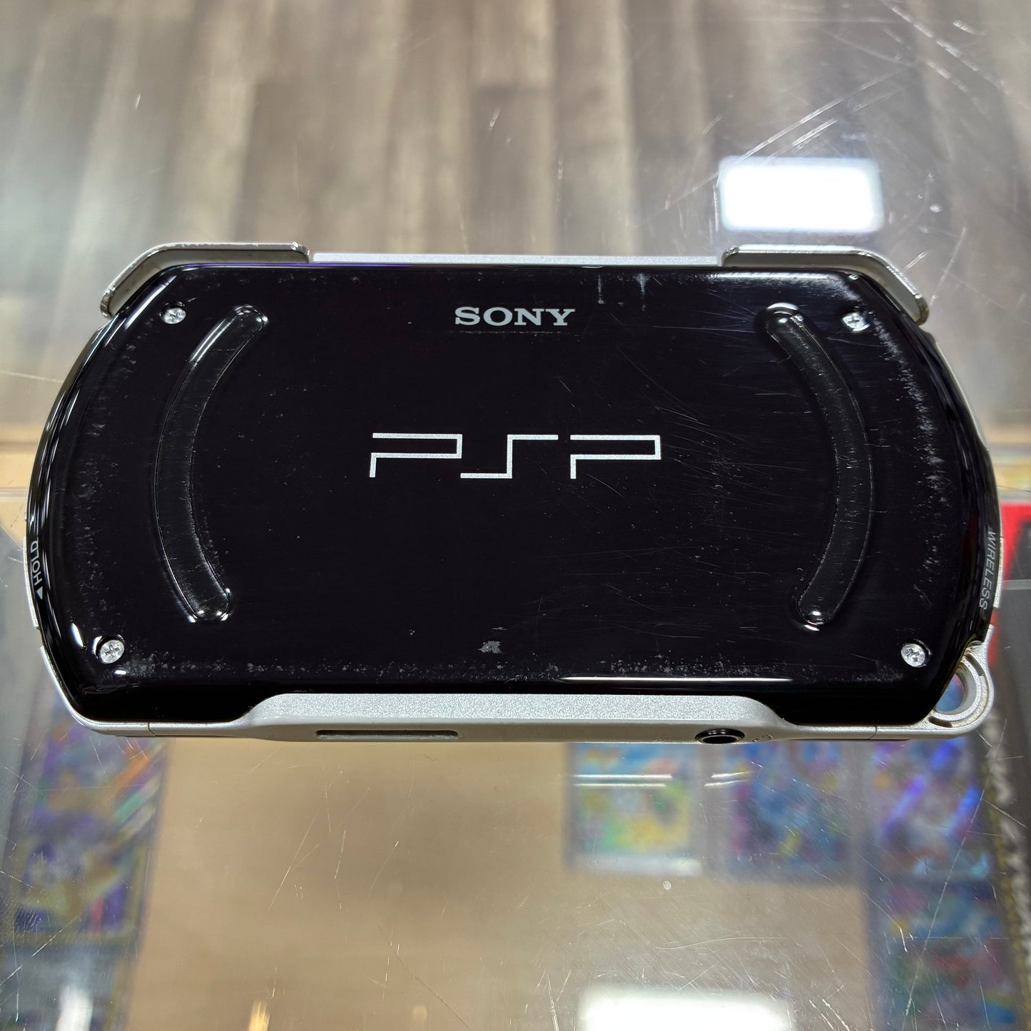 (474) PSP Go Handheld System (Black) w/ Charger