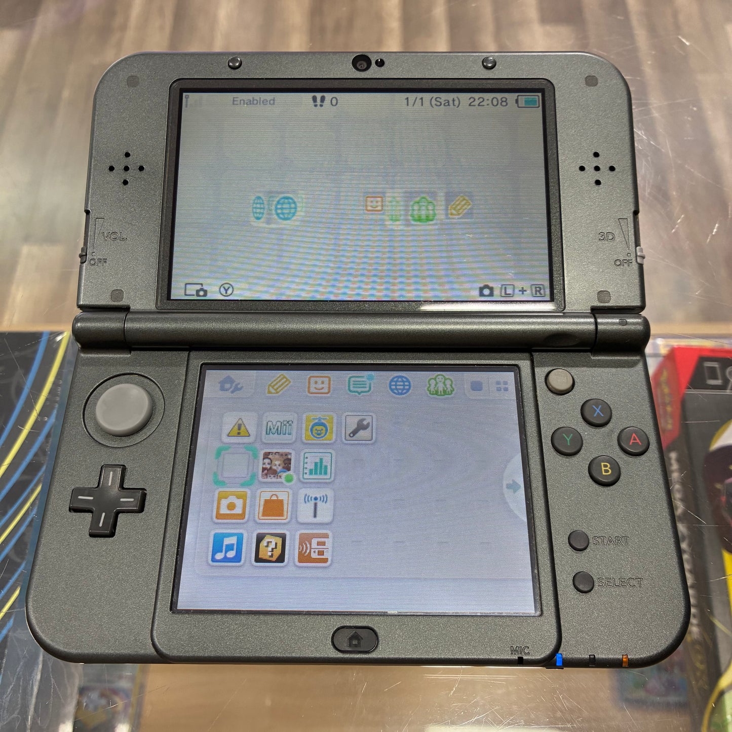 (496) New Nintendo 3DS XL Handheld System (Black) w/ Charger (Region Free)(JAPANESE TO US)