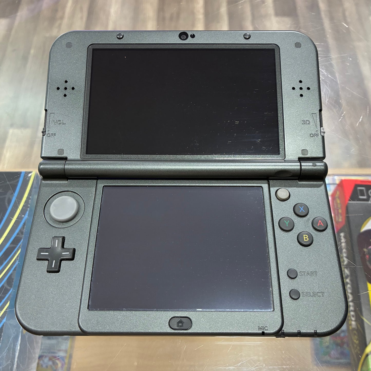 (496) New Nintendo 3DS XL Handheld System (Black) w/ Charger (Region Free)(JAPANESE TO US)