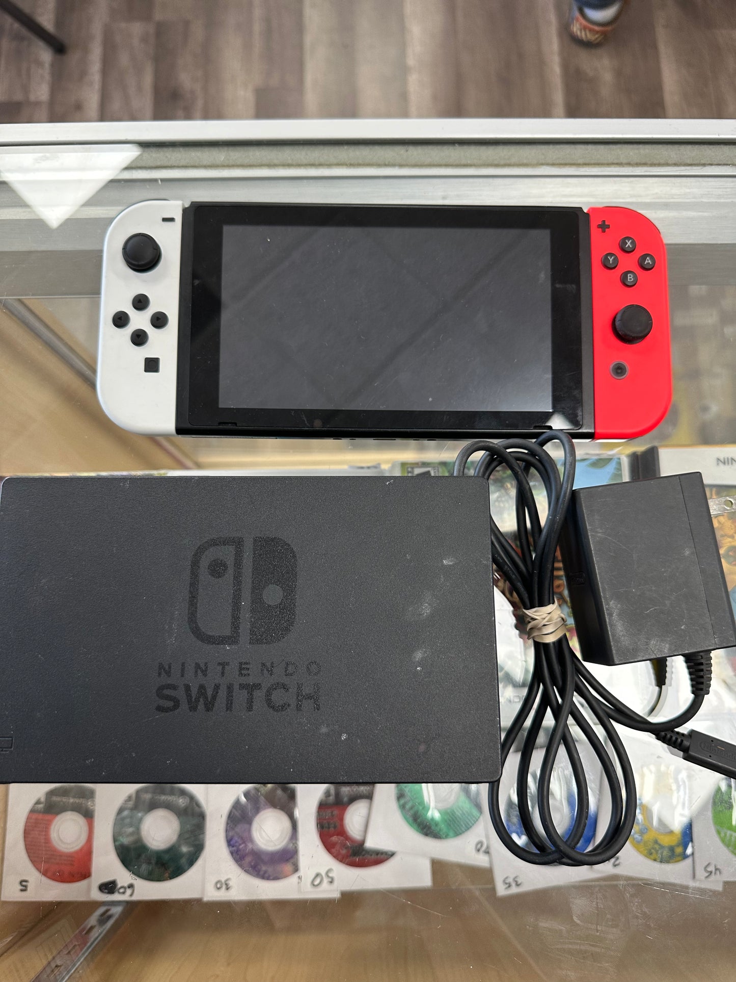 Nintendo Switch V1 Custom with dock and power cable plays Pokémon games