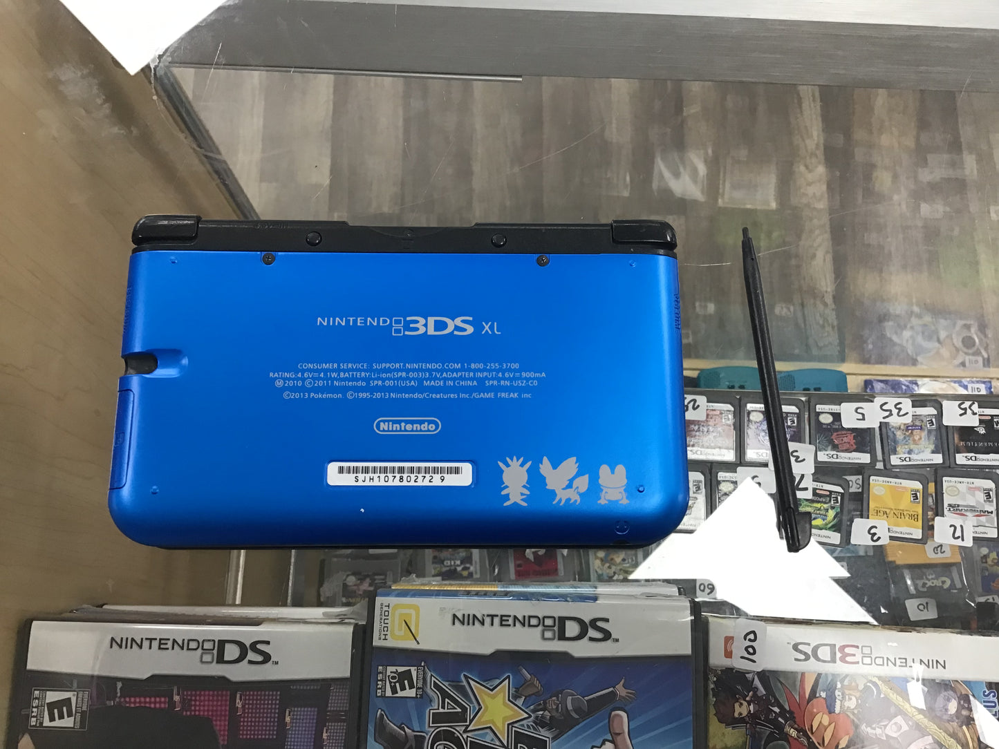 Pokémon X & Y RESHELL Nintendo 3DS XL with Charger