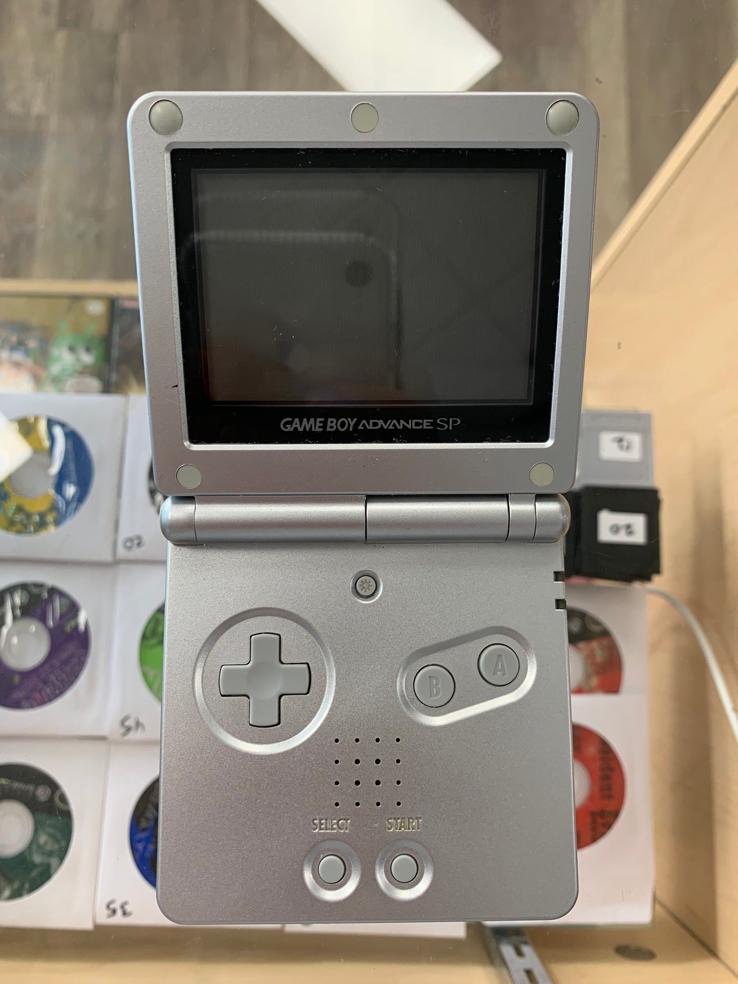 Platinum Game Boy Advance SP 001