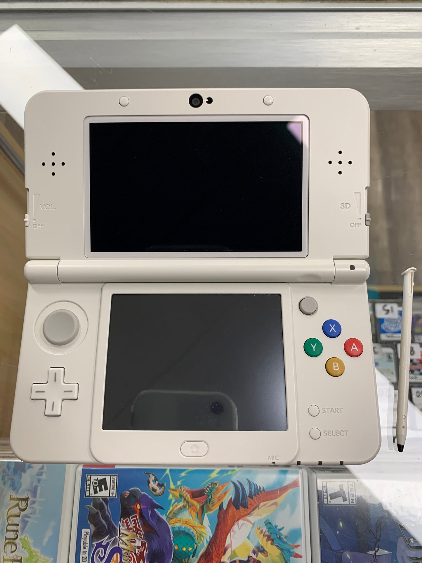 Super Mario White Edition New Nintendo 3DS System CIB with Digital Game Compatibility