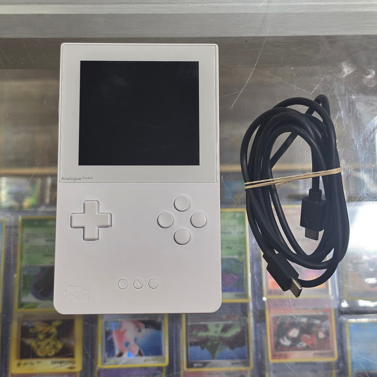 White Analogue Pocket Handheld System with Cable