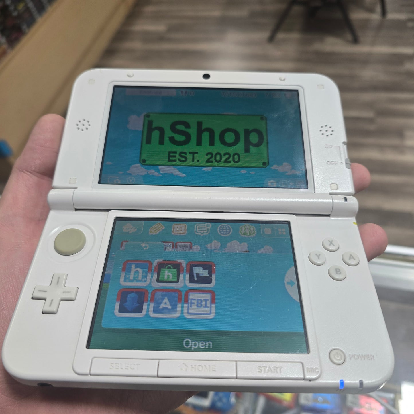 Nintendo 3DS LL Mint + White Handheld System with Digital Games and Charger (Check Condition)