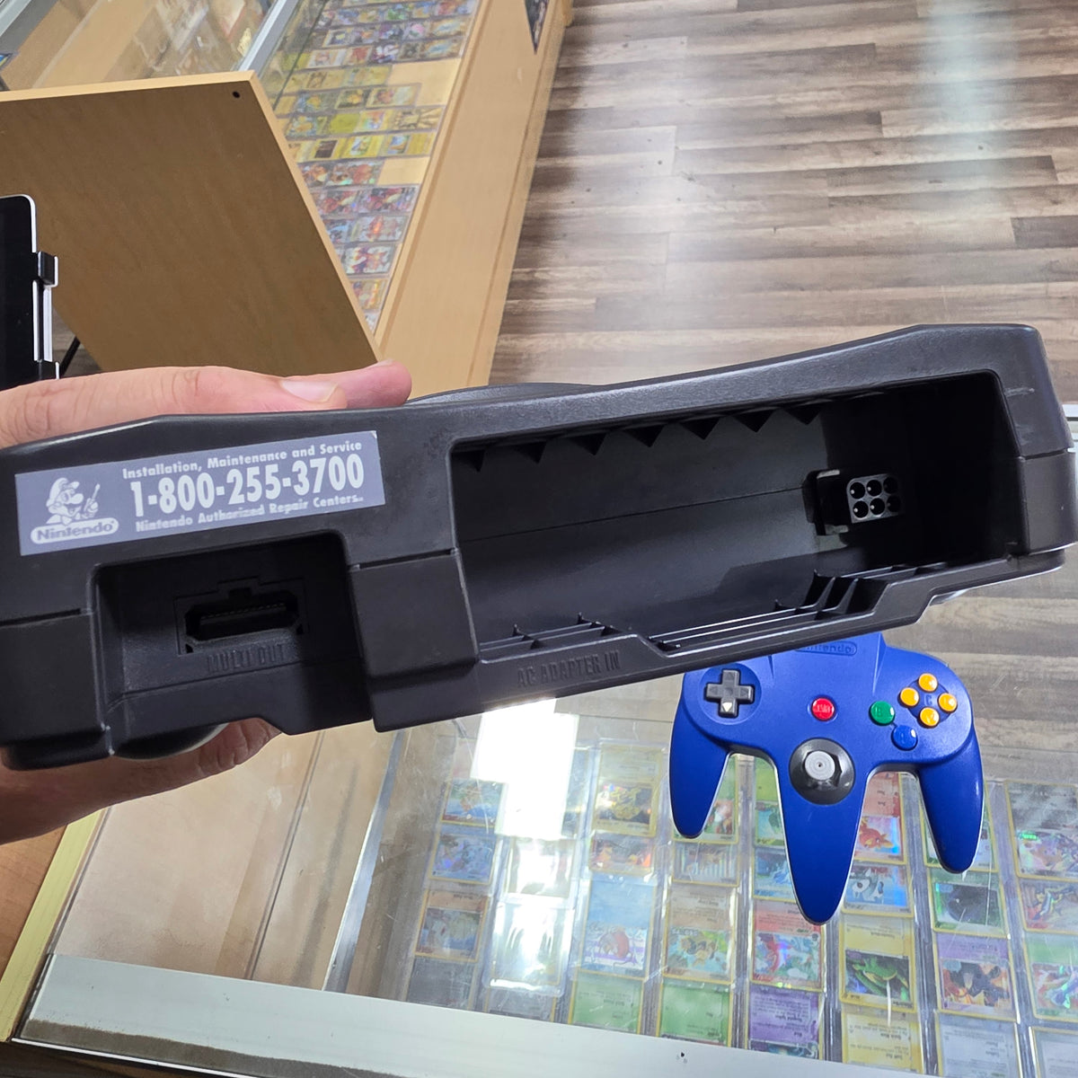 (089) Nintendo 64 System with Wires and Controller