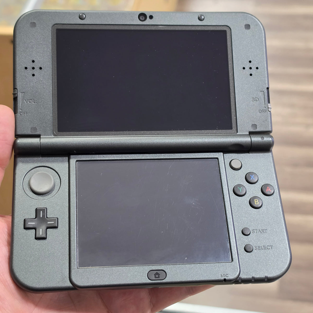 (041) (Top IPS) Black New Nintendo 3DS XL Handheld System With Charger (Region Free)(JAPANESE TO US)