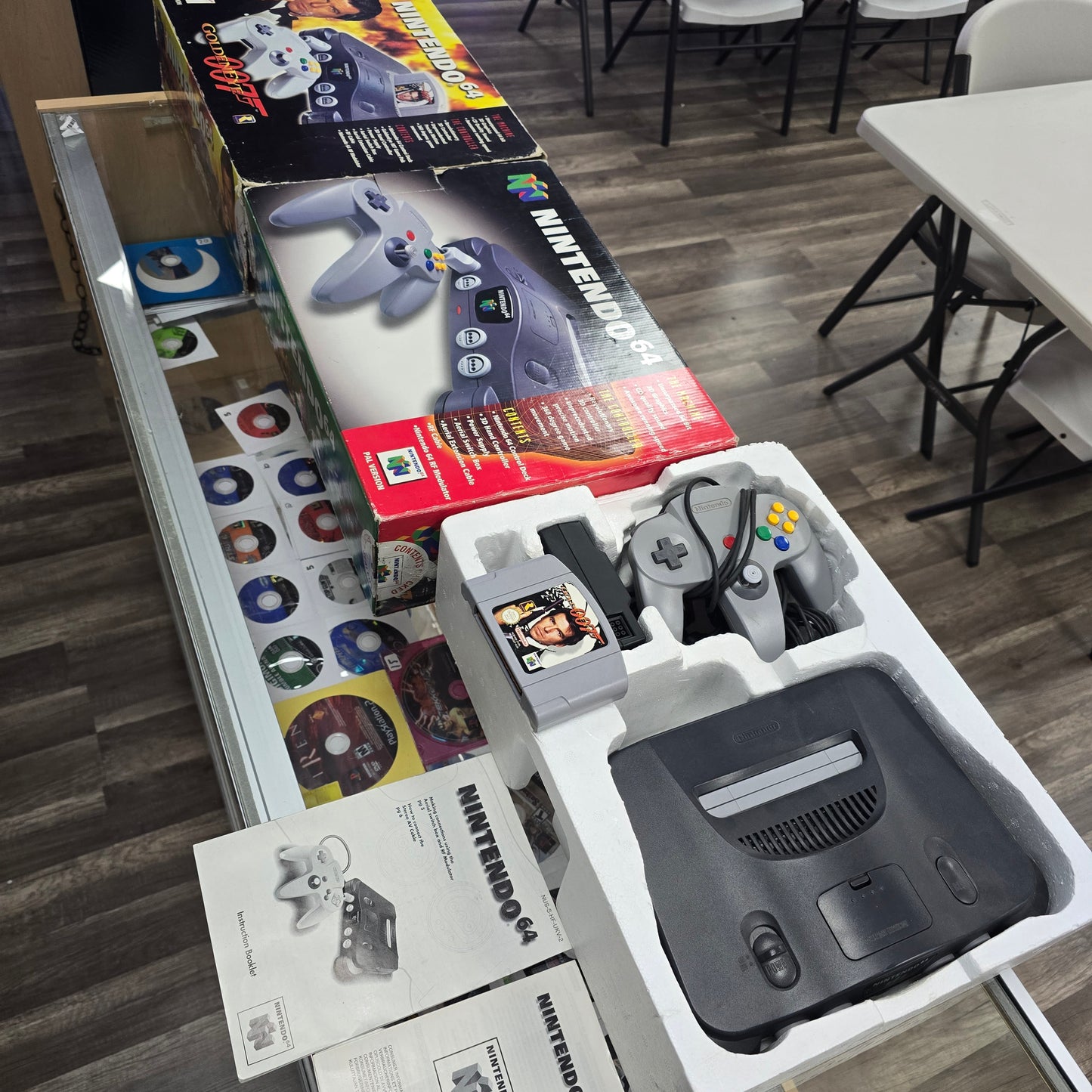 Nintendo 64 Console 007 Goldeneye Boxed Edition with Game (PAL BOX) RARE!