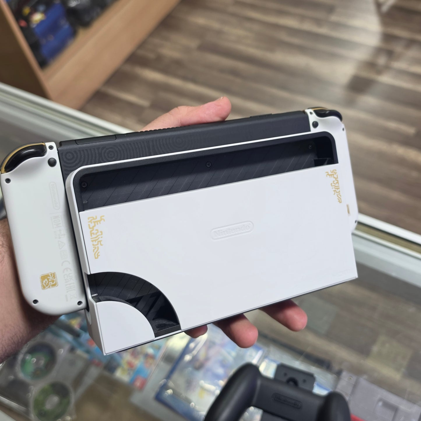 Nintendo Switch OLED [Zelda: Tears Of The Kingdom Edition] Nintendo Switch