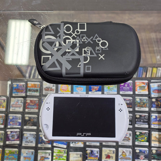 PSP Go Pearl White Handheld System (NO Charger) With Carrying Case