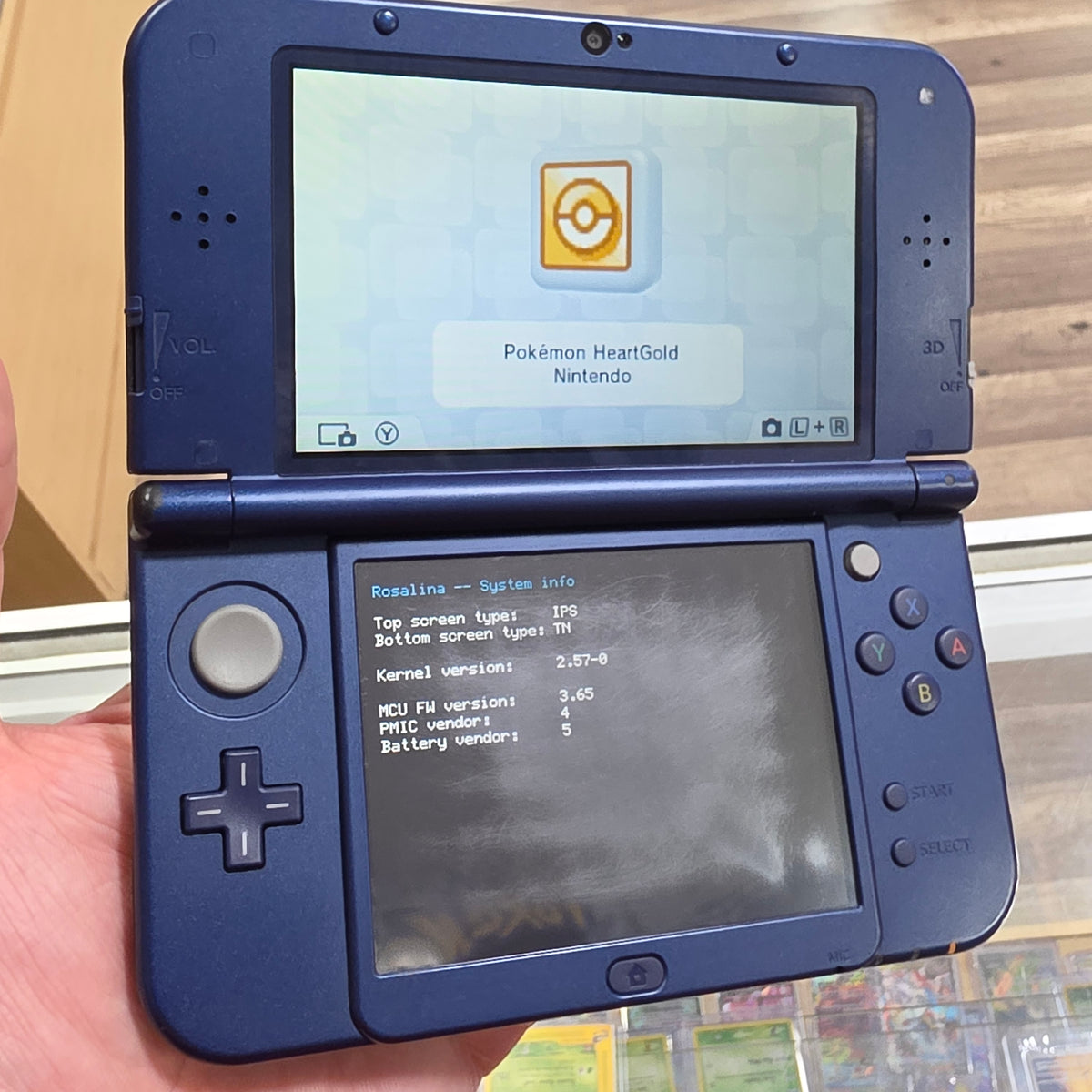 (A10) New Nintendo 3DS XL Handheld System (Blue) w/ Charger (Region Free)(JAPANESE TO US) (DIGITAL GAMES) (TOP IPS) (Okay Condition Bottom Screen)