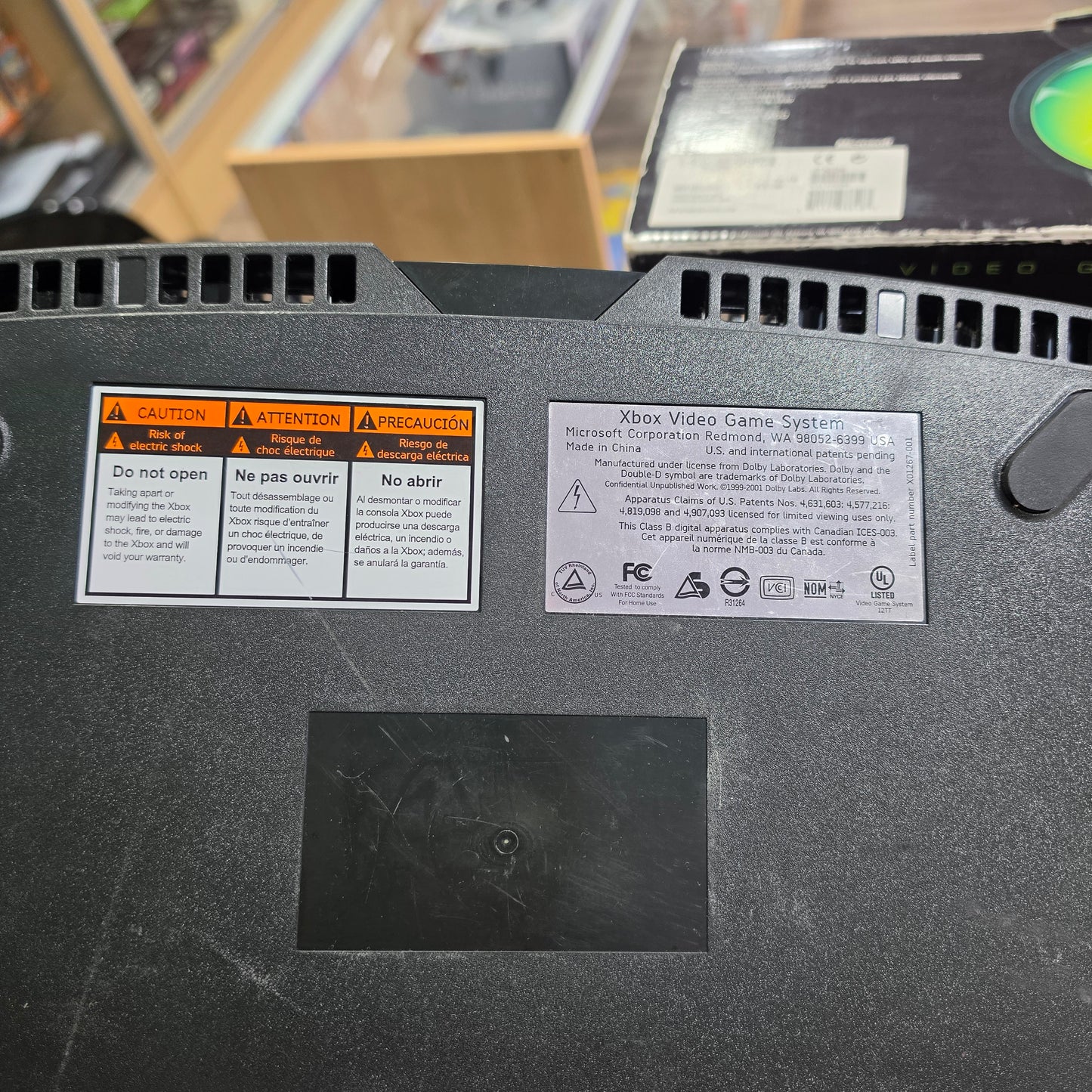Original Xbox System with One Controller and All Wires Plus Box