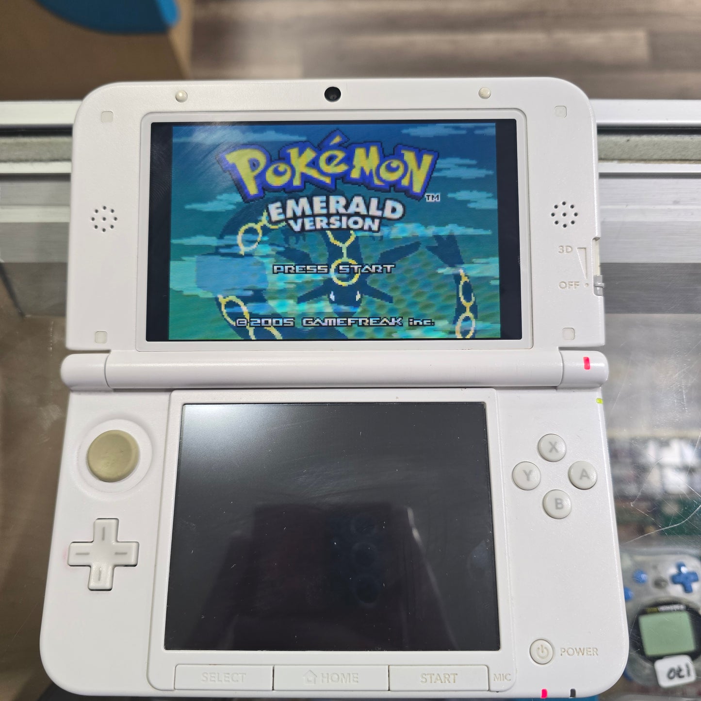 Nintendo 3DS LL Mint + White Handheld System with Digital Games and Charger (Check Condition)