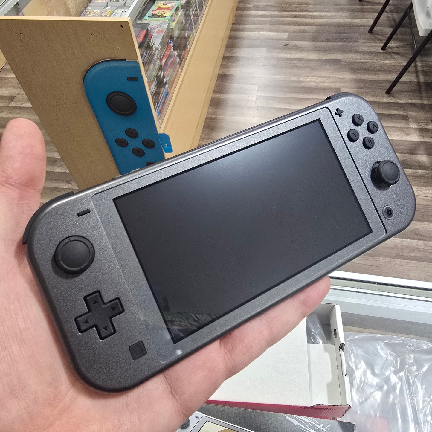 Nintendo Switch Lite: Dialga & Palkia Edition (LIKE NEW)