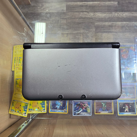 (531) Grey Nintendo 3DS XL Handheld System With Charger (Region Free)(JAPANESE TO US) (CHECK CONDITION)