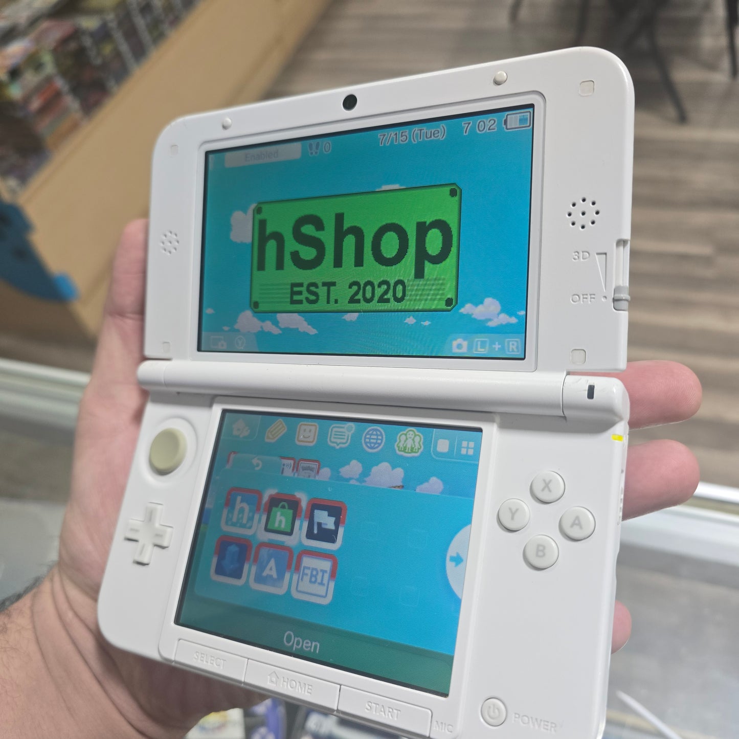 Nintendo 3DS LL Mint + White Handheld System with Digital Games and Charger (Check Condition)