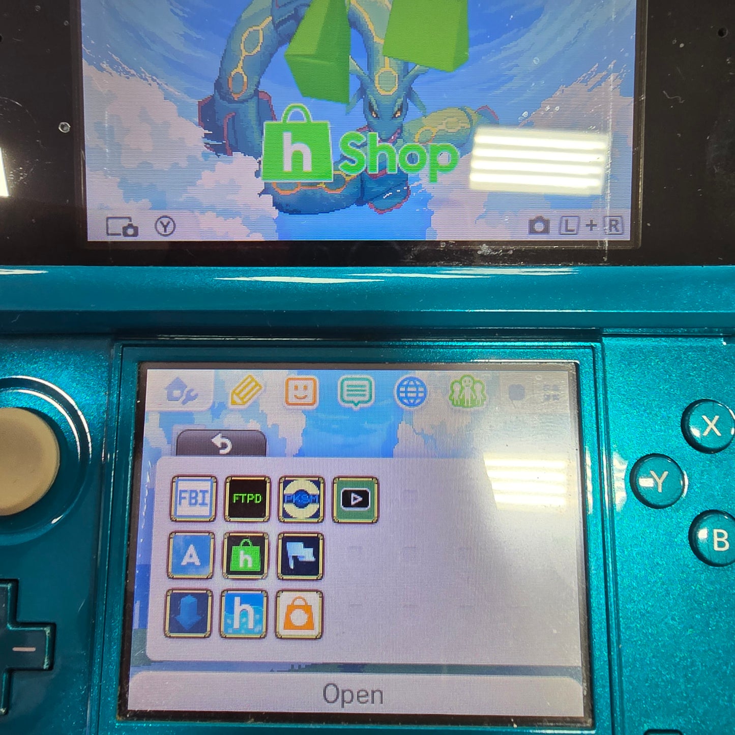 Nintendo 3DS Aqua Blue Nintendo 3DS [Charger included] [Pre-Installed Games]