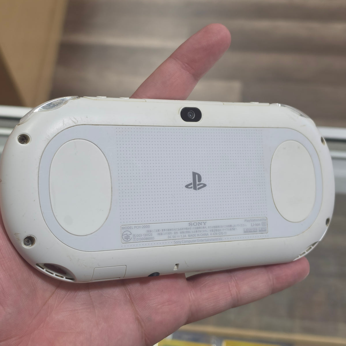 White Playstation Vita 2000 Handheld System with Charger (JP) (Region Free)