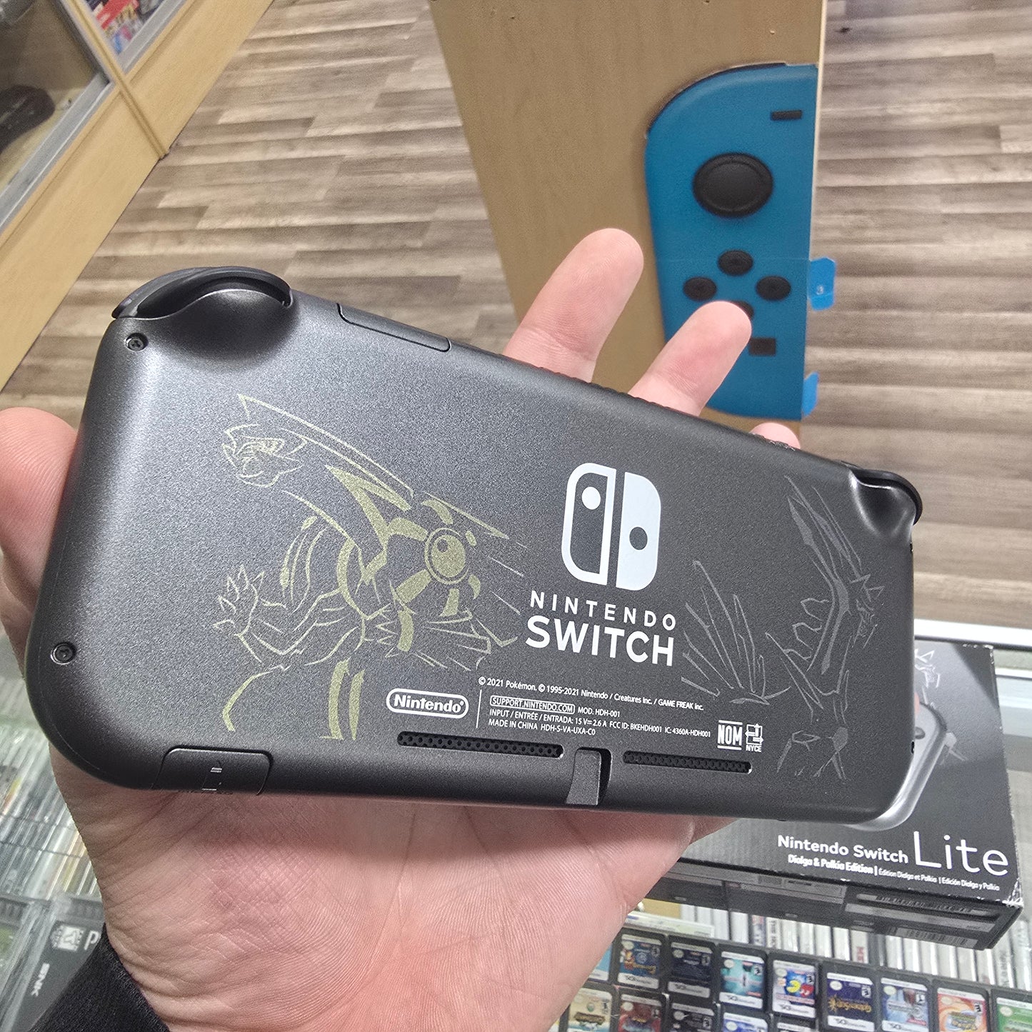 Nintendo Switch Lite: Dialga & Palkia Edition Nintendo Switch System (NO CHARGER)