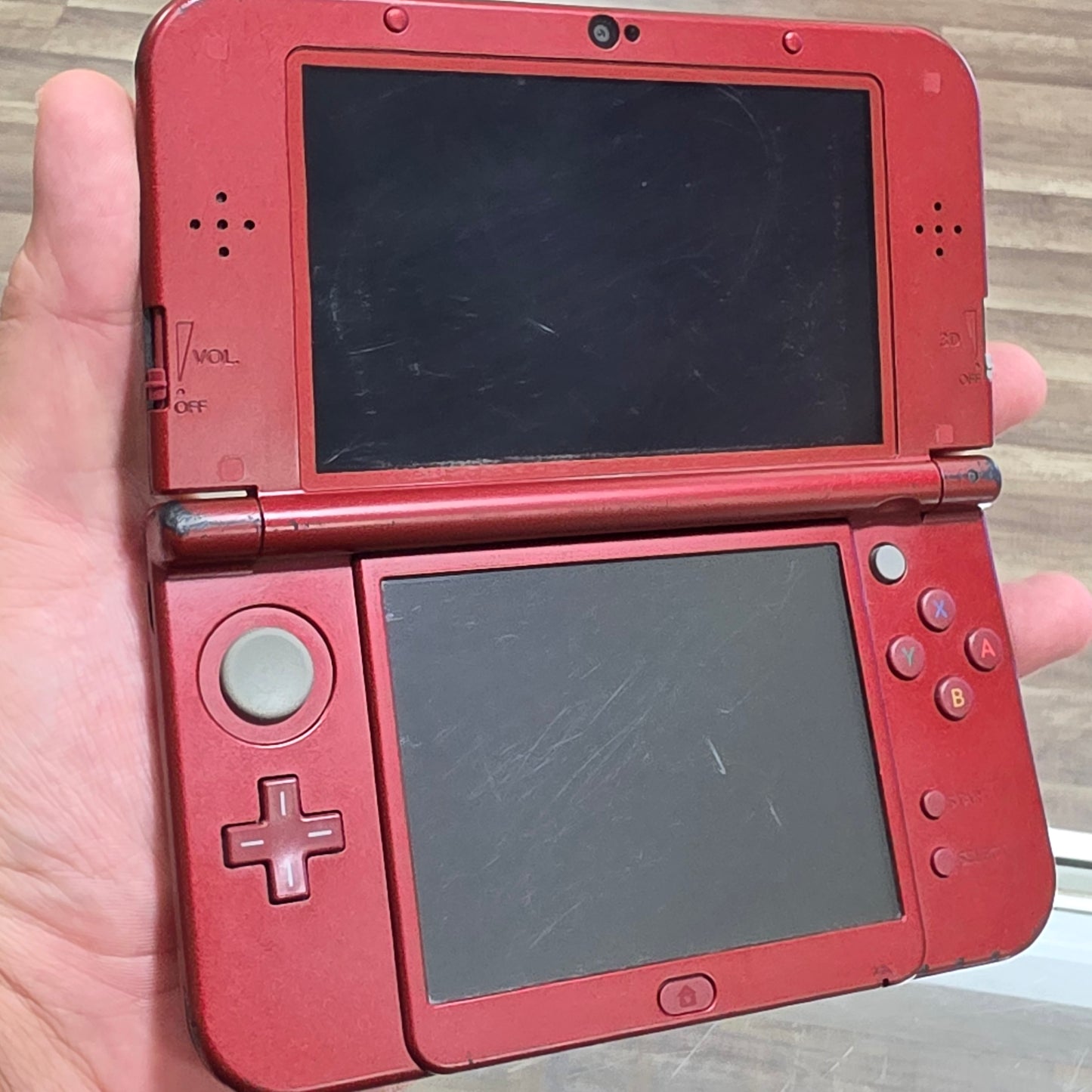 (536) Red New Nintendo 3DS XL Handheld System With Charger (Region Free)(JAPANESE TO US)