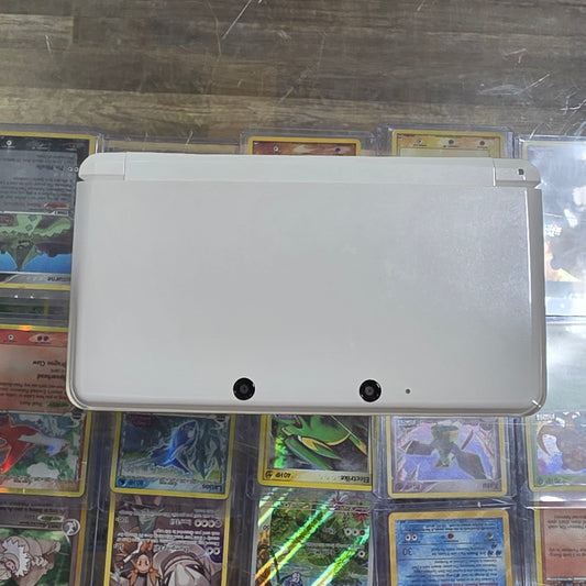 (814) White Nintendo 3DS Handheld System With Charger (Region Free) (JAPANESE TO US)