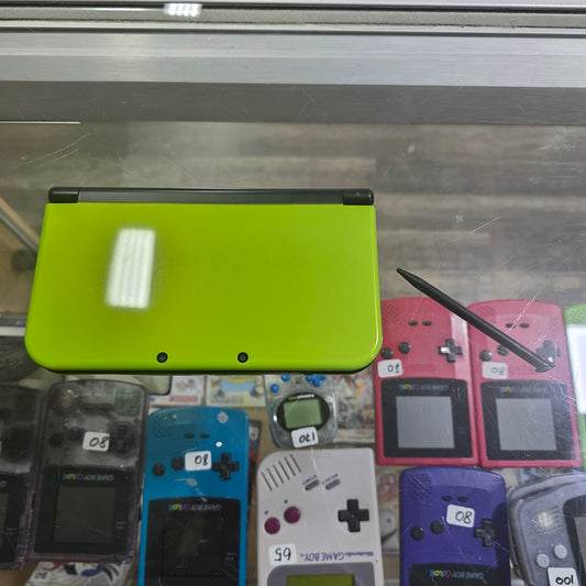 New Nintendo 3DS LL Lime + Black (REGION FREE) Handheld System (JPN SYSTEM) With Charger (CLEAN SYSTEM)