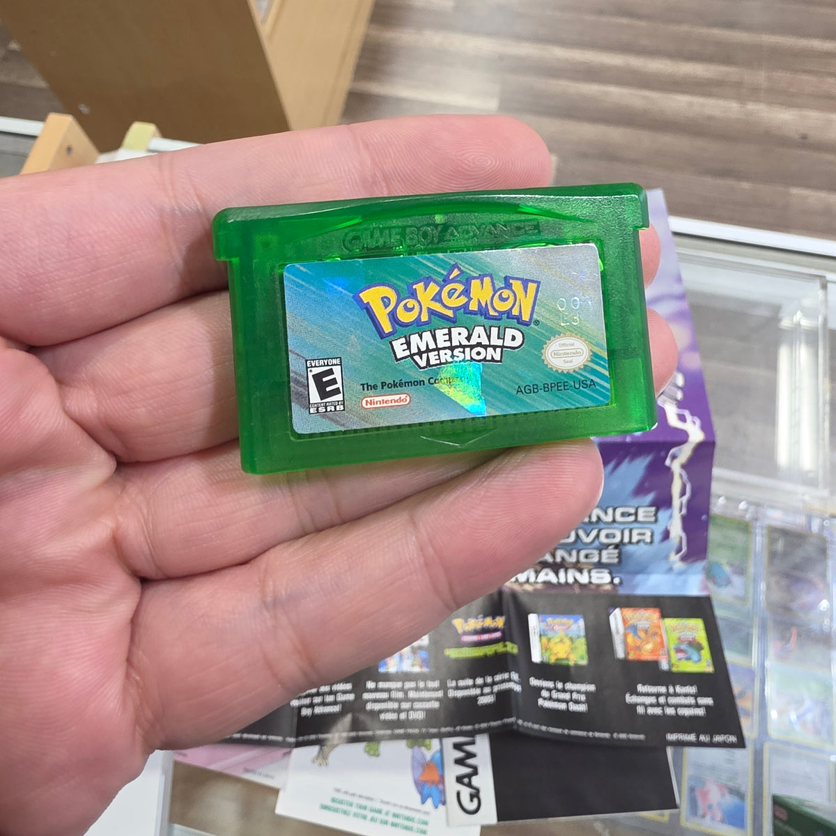 Pokémon Emerald (Authentic) (Dry Battery) Nintendo Gameboy Advance CIB with Acrylic Case