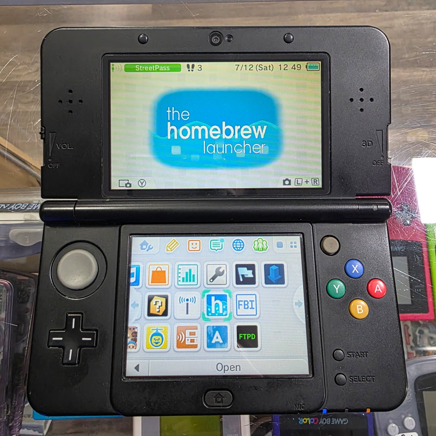New Nintendo 3DS Japanese Mario Faceplate System [Region Unlock Modded] [Charger Included] [No Stylus]