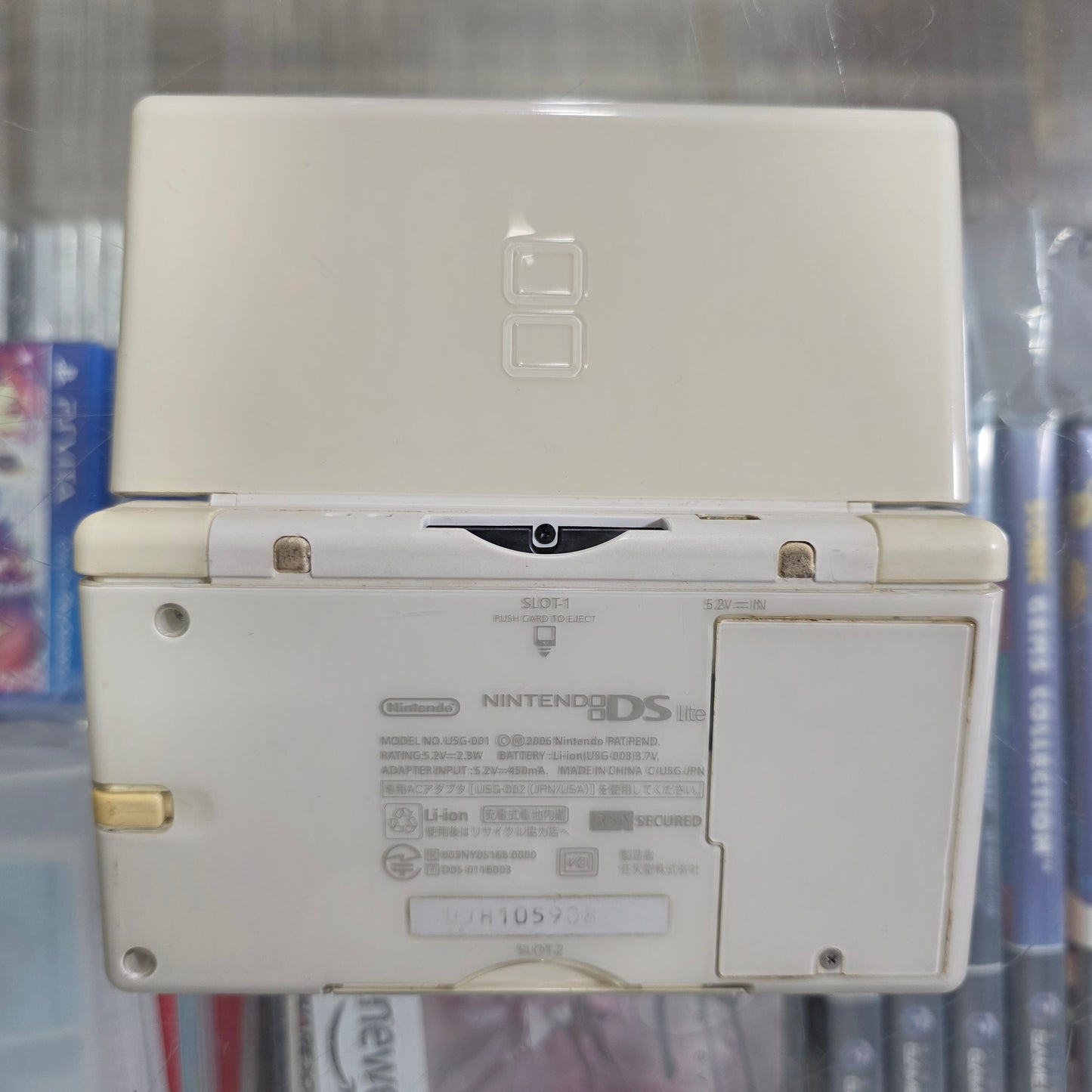 White Nintendo DS Lite Nintendo DS [Yellowing Screens] [Charger included]