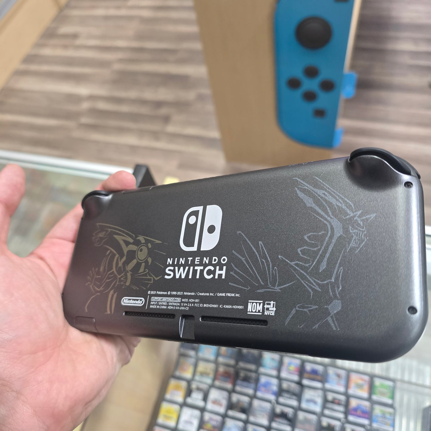 Nintendo Switch Lite: Dialga & Palkia Edition Nintendo Switch System (NO CHARGER)