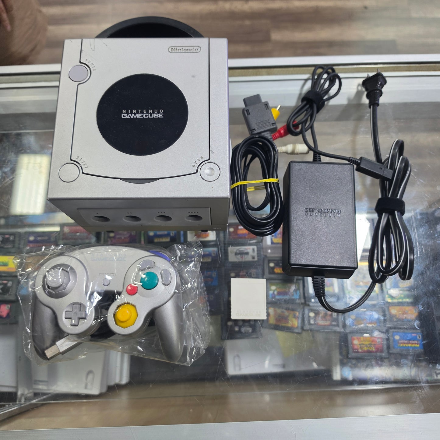 (965) Silver Nintendo GameCube System with One Controller and Wires + Memory Card
