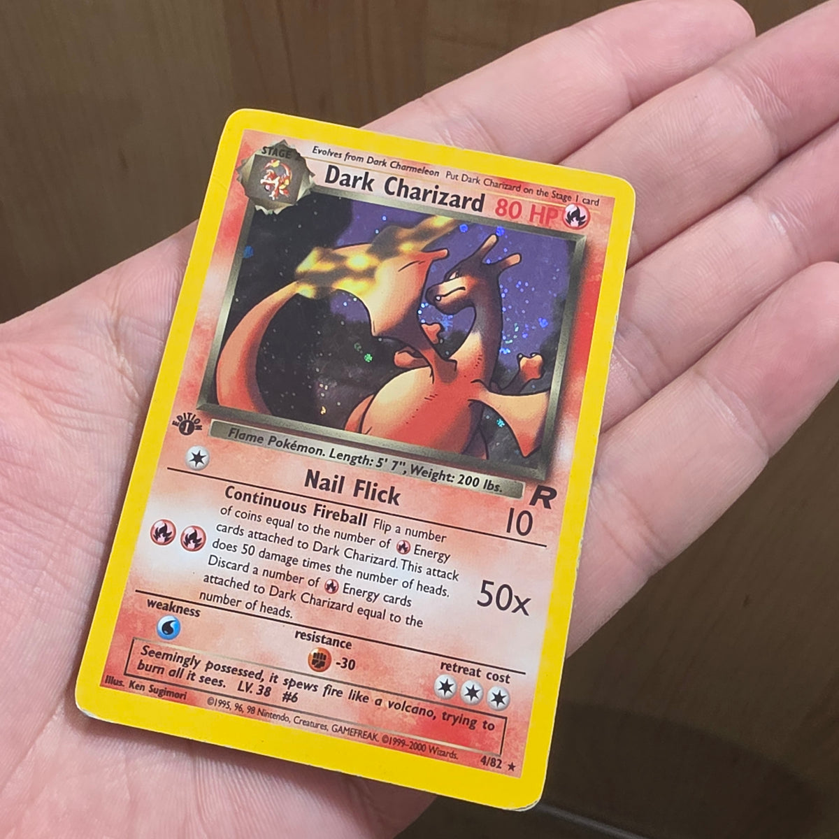 (MP) Dark Charizard (4) - Team Rocket 1st Edition (Swirl)