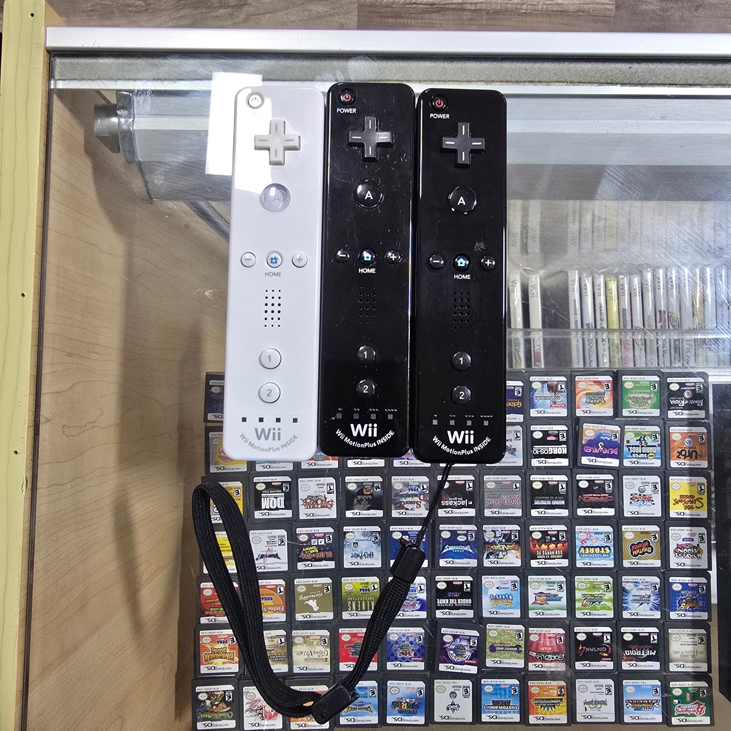 Wii Controller with Wii Montion Plus Nintendo Wii
