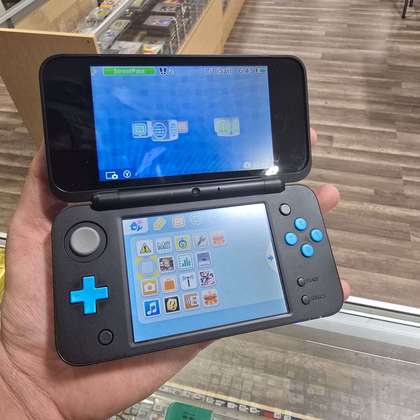 New Nintendo 2DS XL Black + Turquoise Nintendo 3DS Handheld System with Charger