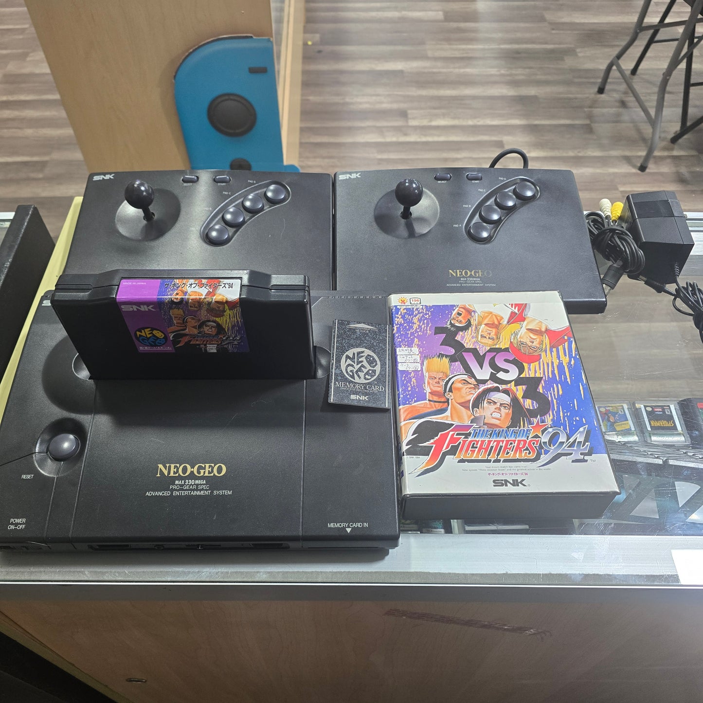 Neo Geo System Neo Geo AES with 2 Controllers and King Of Fighters '94 JP