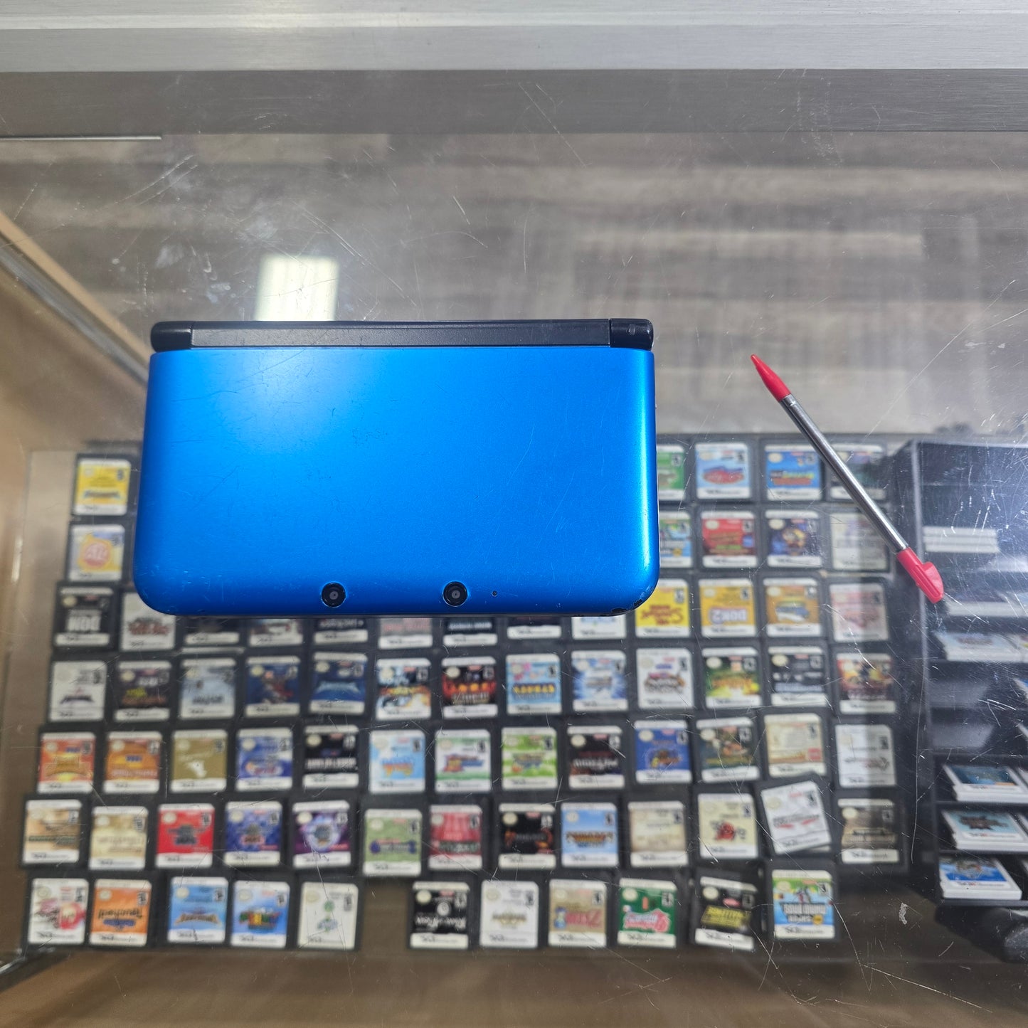 Nintendo 3DS  Blue + Black Handheld System with Digital Games and Charger (Check Condition)