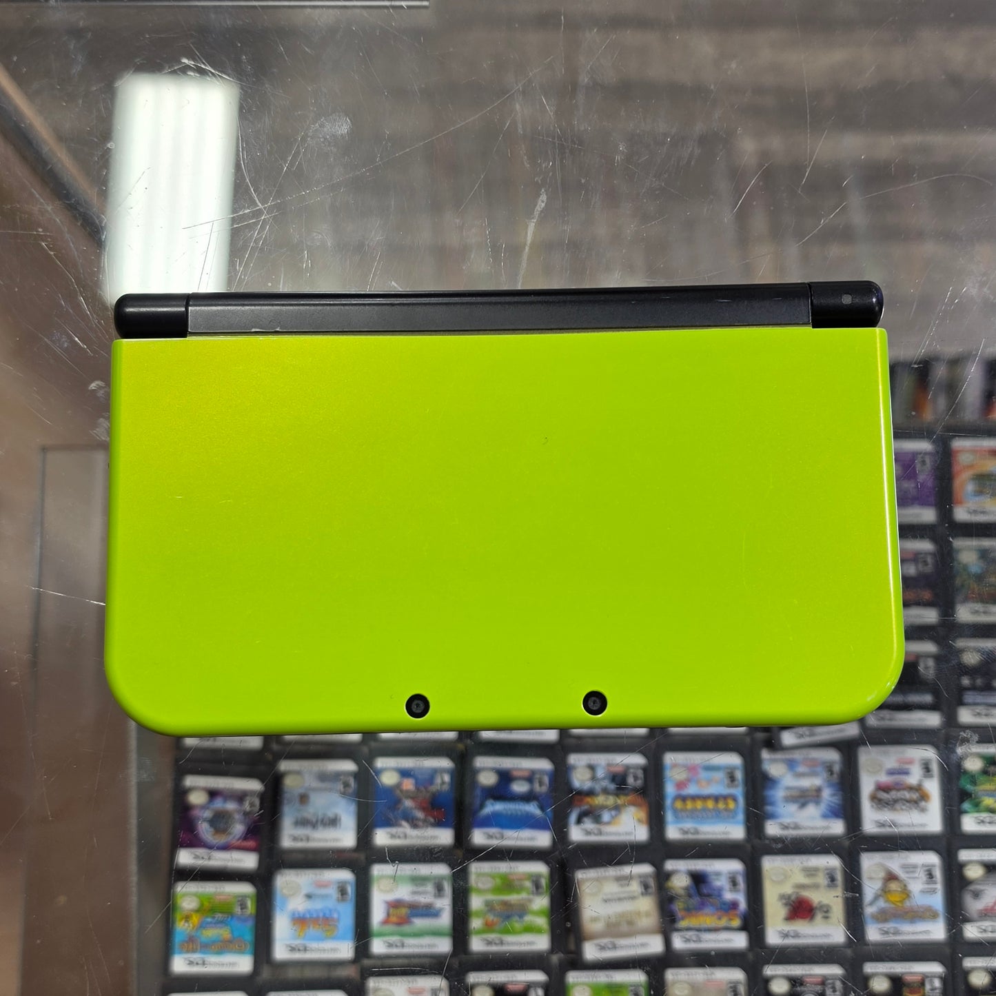Lime Green New Nintendo 3DS XL Handheld System With Charger (Region Free)(JAPANESE TO US)