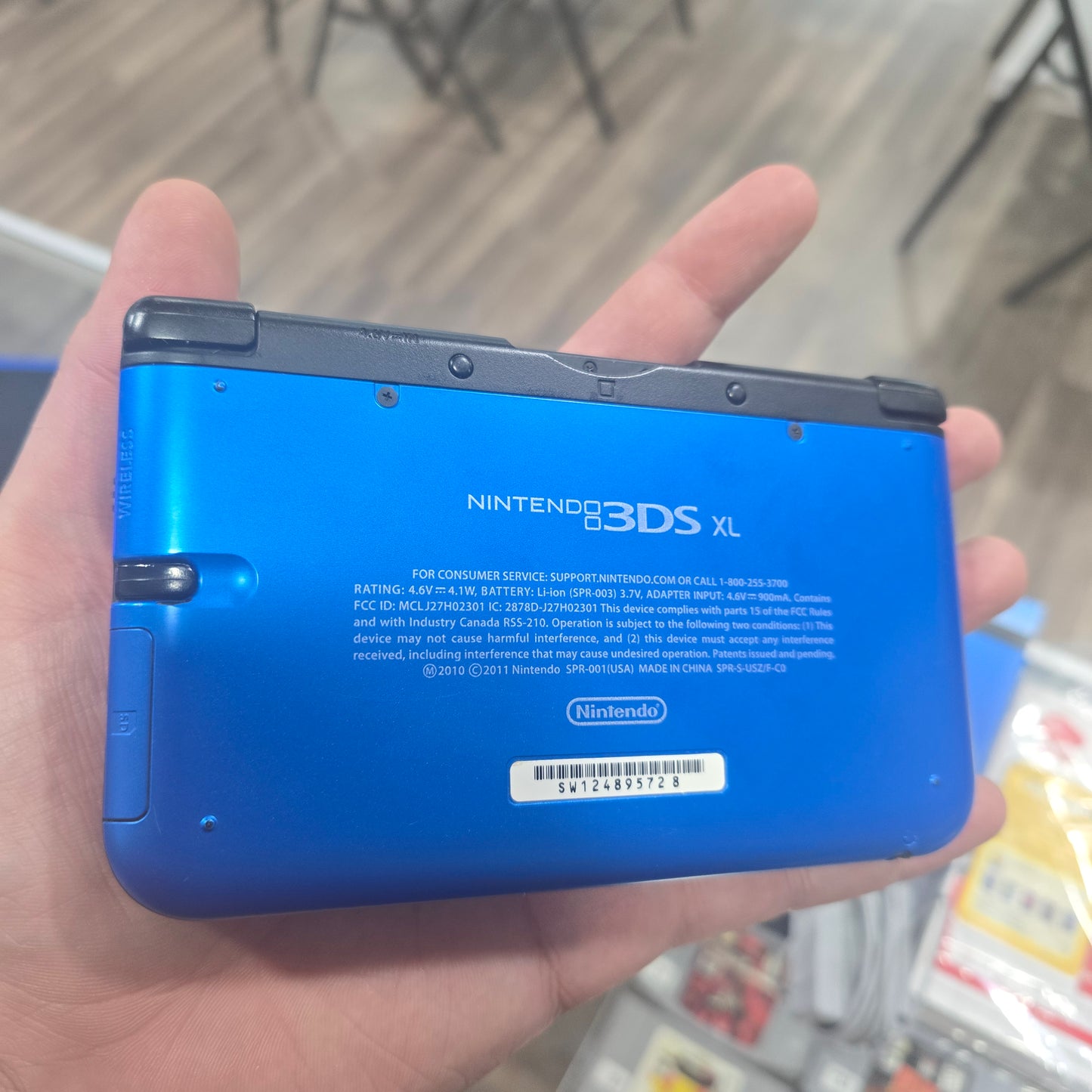 Nintendo 3DS XL Blue + Black Handheld System with Box and Charger