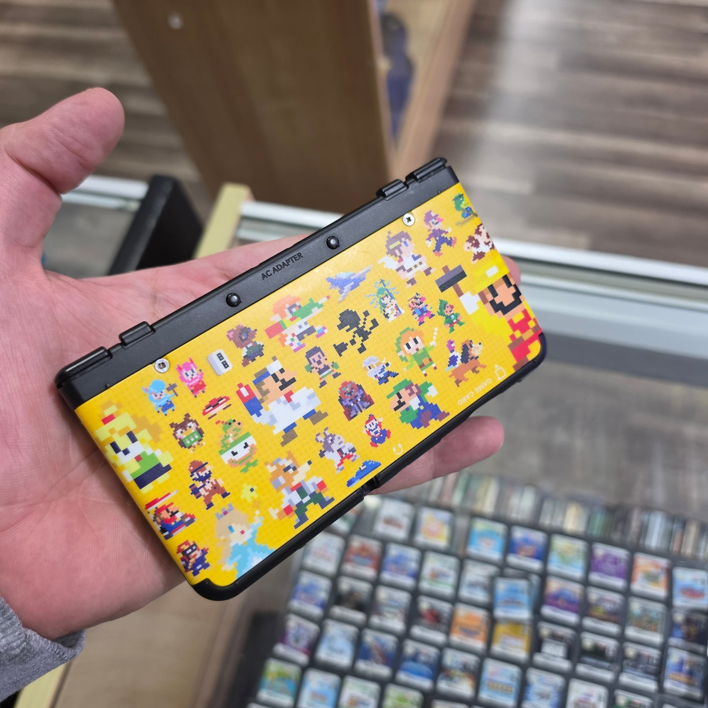 New Nintendo 3DS Handheld System With Charger (Has Mario Faceplates (Region Free) (JAPANESE TO US)