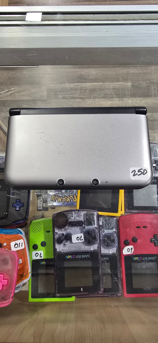 Grey Nintendo 3DS LL Handheld System (US Region) with Charger