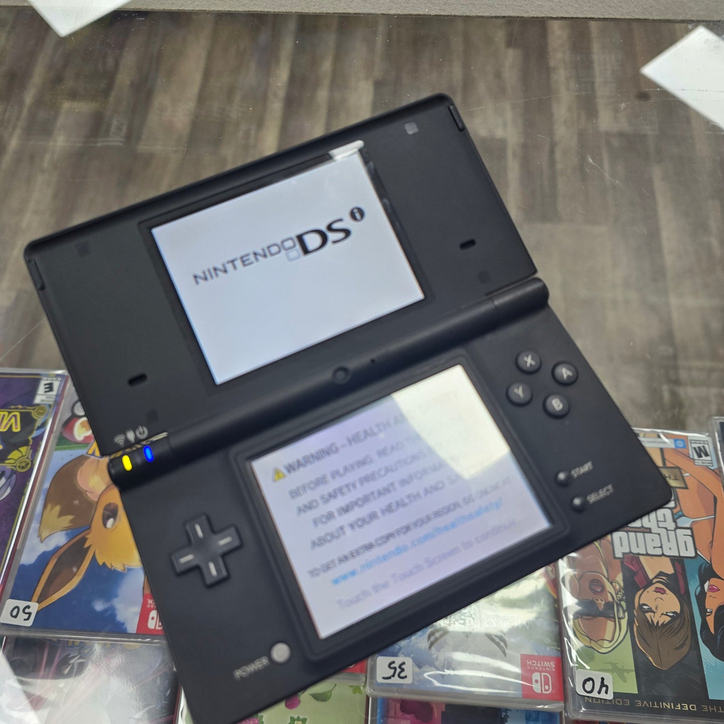 Black Nintendo DSi System With Charger