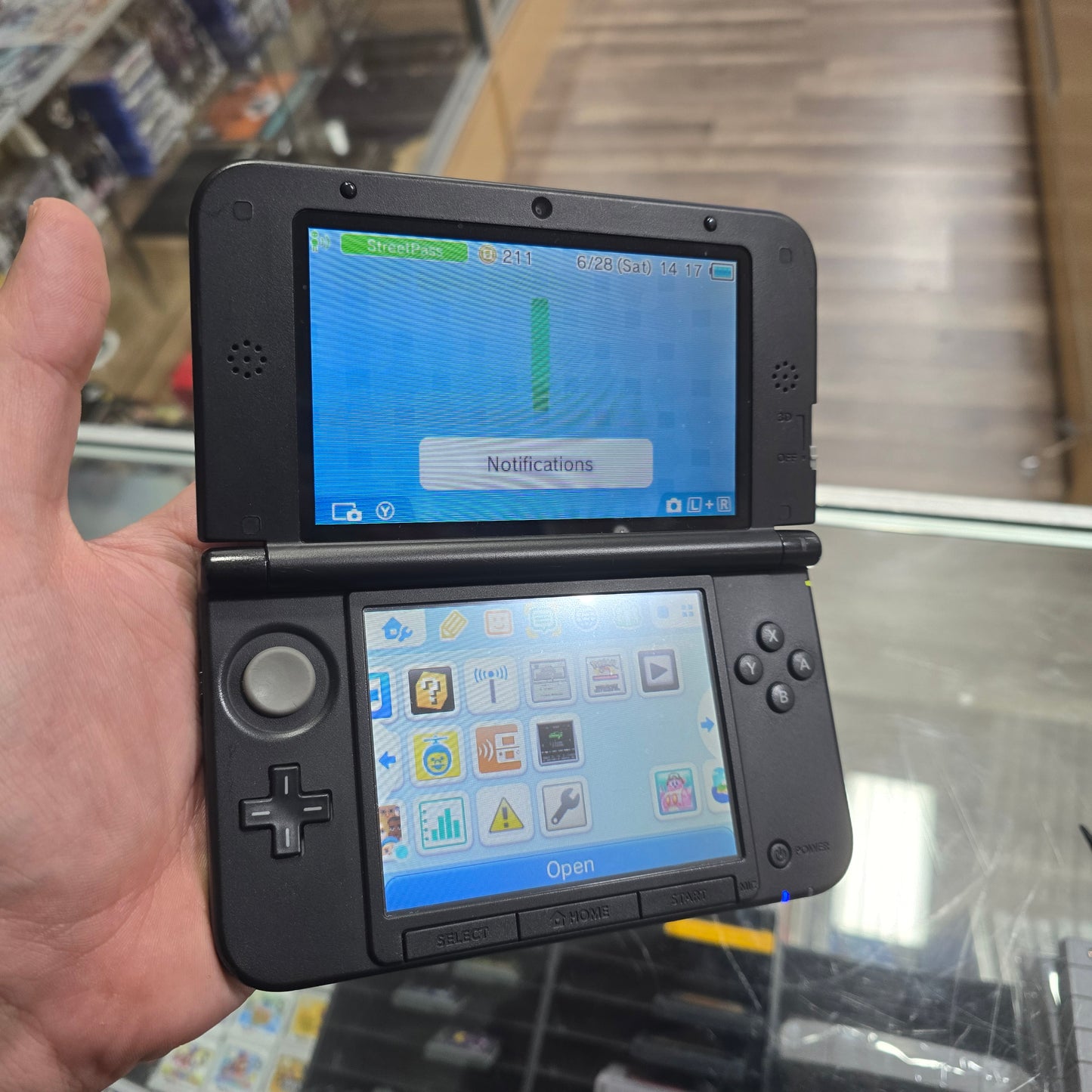 Nintendo 3DS XL Handheld System - Great Shape with Stylus and 2GB SD