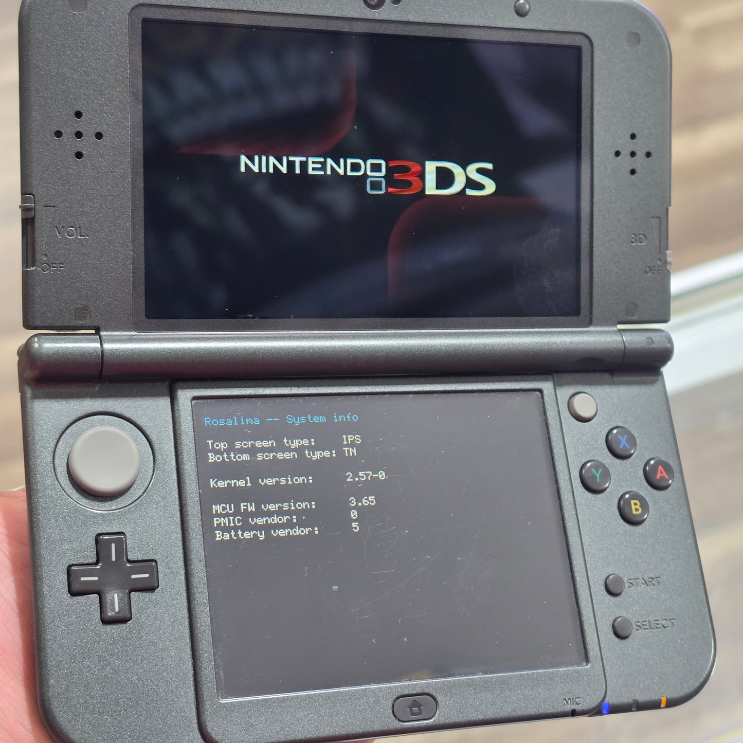 Black New Nintendo 3DS XL Handheld System With Charger Top IPS (Region Free)(JAPANESE TO US) (579)