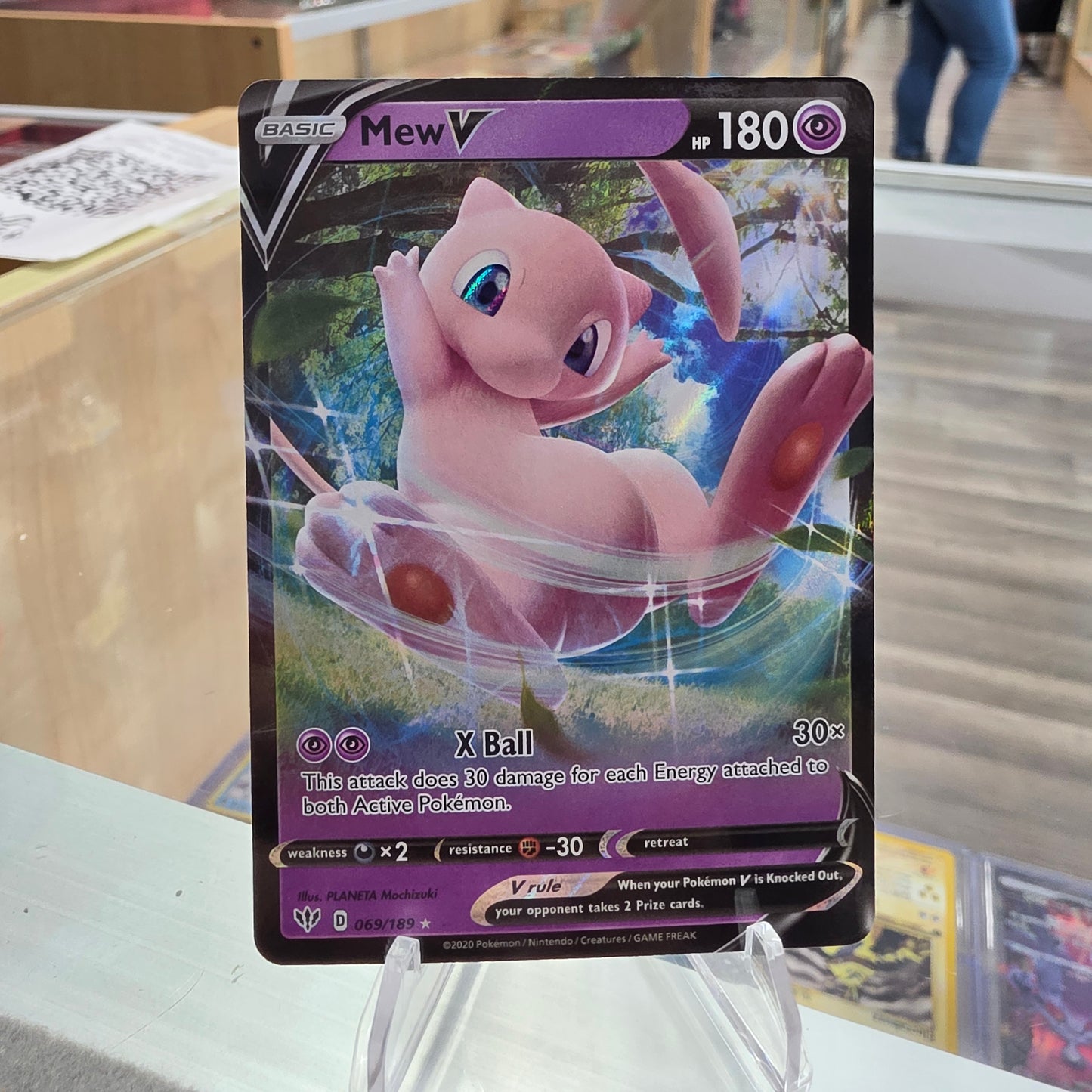 (NM) Mew V - SWSH03: Darkness Ablaze