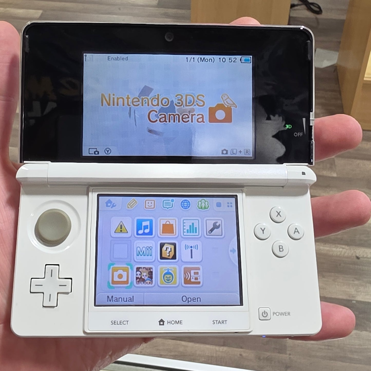 (814) White Nintendo 3DS Handheld System With Charger (Region Free) (JAPANESE TO US)